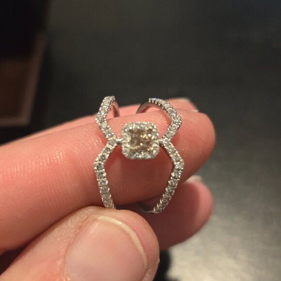 Le Vian criss cross 14k vanilla gold with chocolate diamond in center - Picture 2 of 4